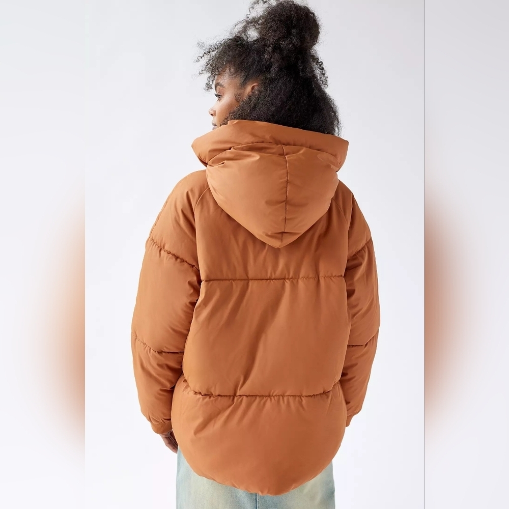 Urban Outfitters Izzy Hooded Puffer Jacket